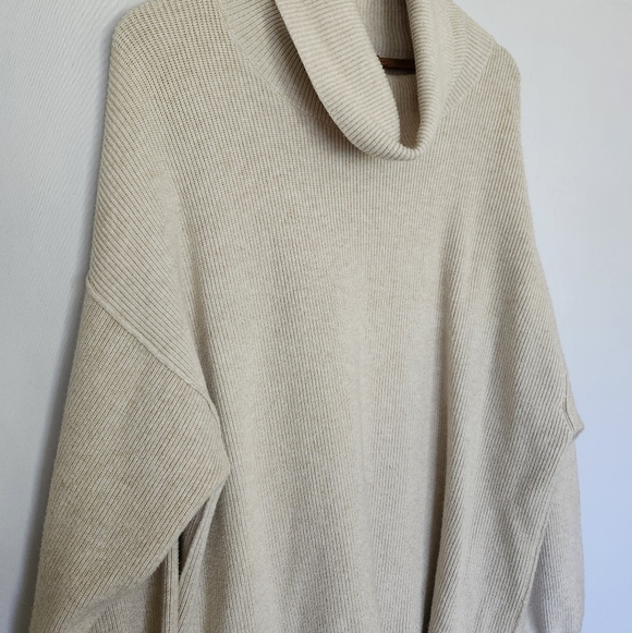 Free People Cowl Neck Sweater Size L - Picture 2 of 10